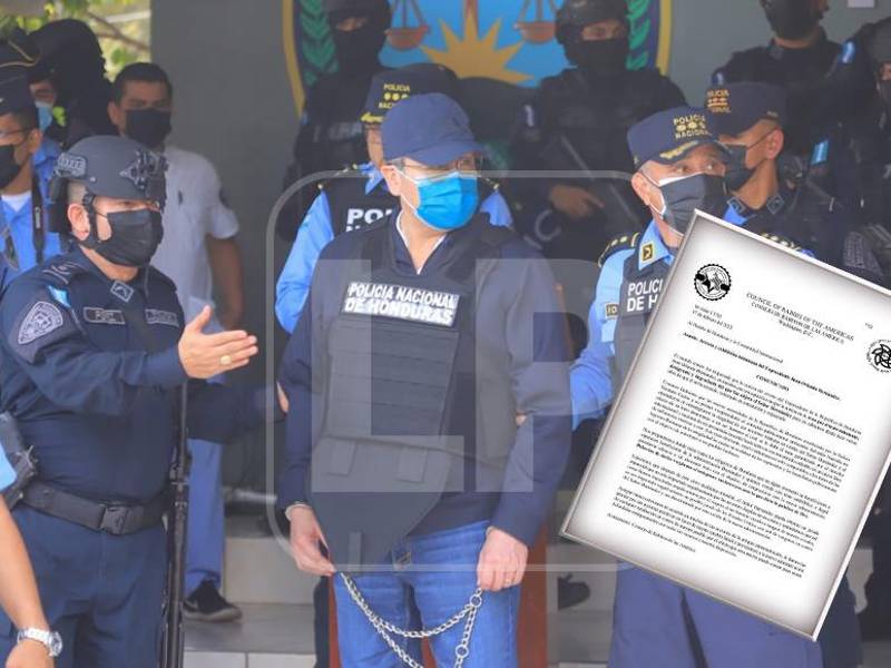 Juan Orlando Hernández en las instalaciones de la Dirección Nacional de las Fuerzas Especiales.