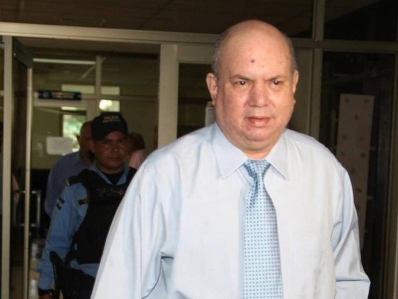 La defensa del exalcalde continúa buscando la aplicación de más amnistías políticas a fin de que pueda volver al país.