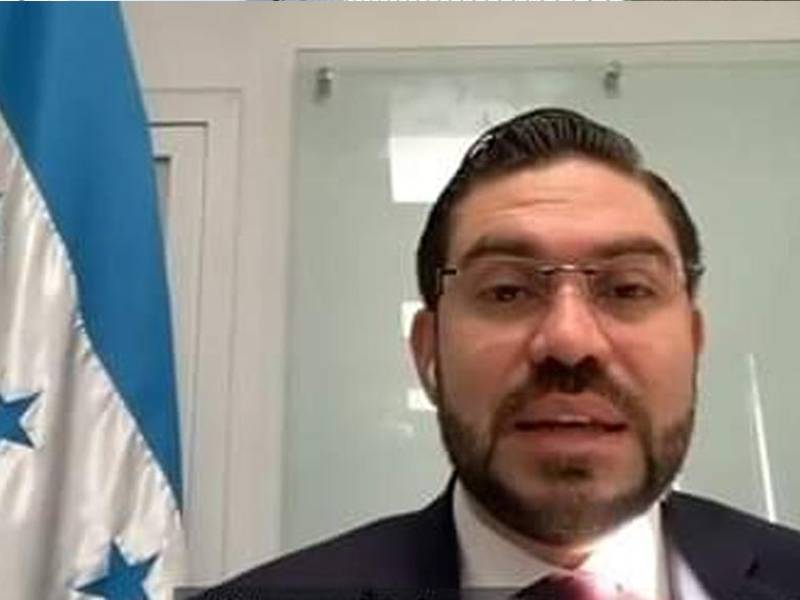 Jorge Cálix presidió este martes la primera legislatura de manera virtual.