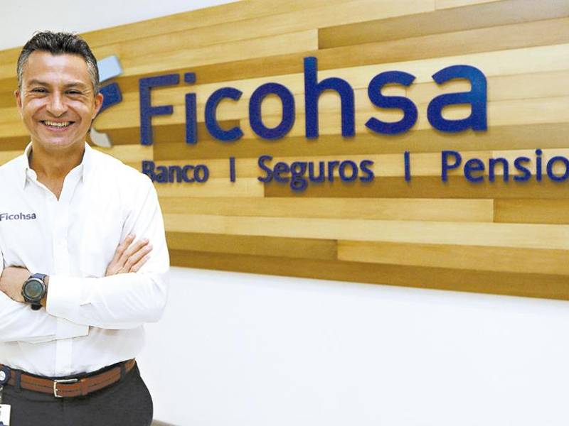 Membreño informó que fue en abril cuando Ficohsa hizo en el país la prueba piloto de actualización de la plataforma de procesamiento de tarjetas, en la cual se obtuvieron los mejores resultados de la región.