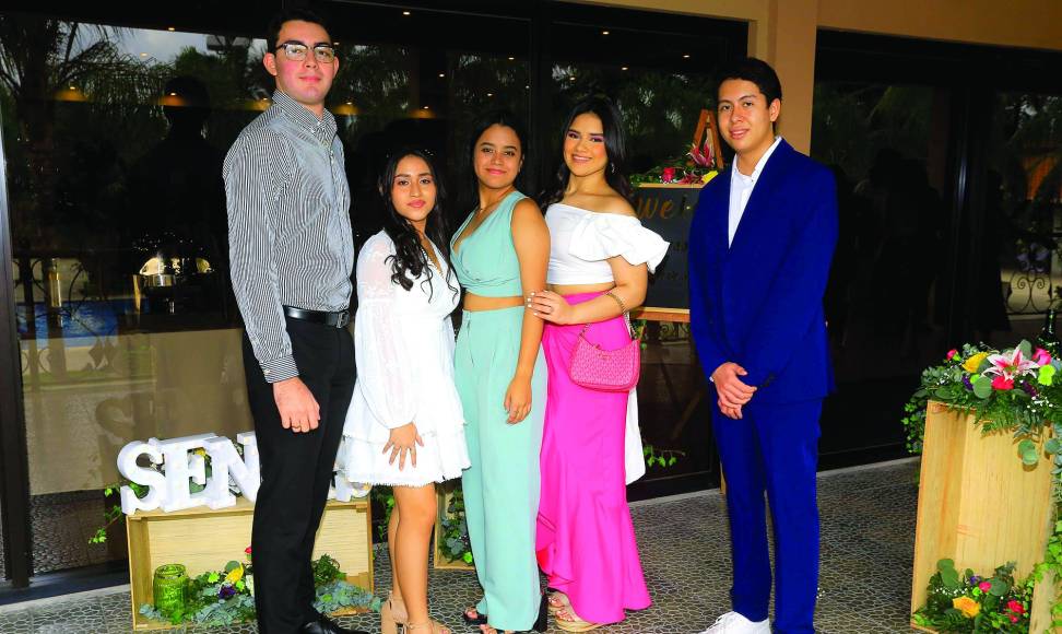Jason Andrade, Esther Arellano, Gissell Almendárez, Viviana Fernández y Jhaim Trujillo
