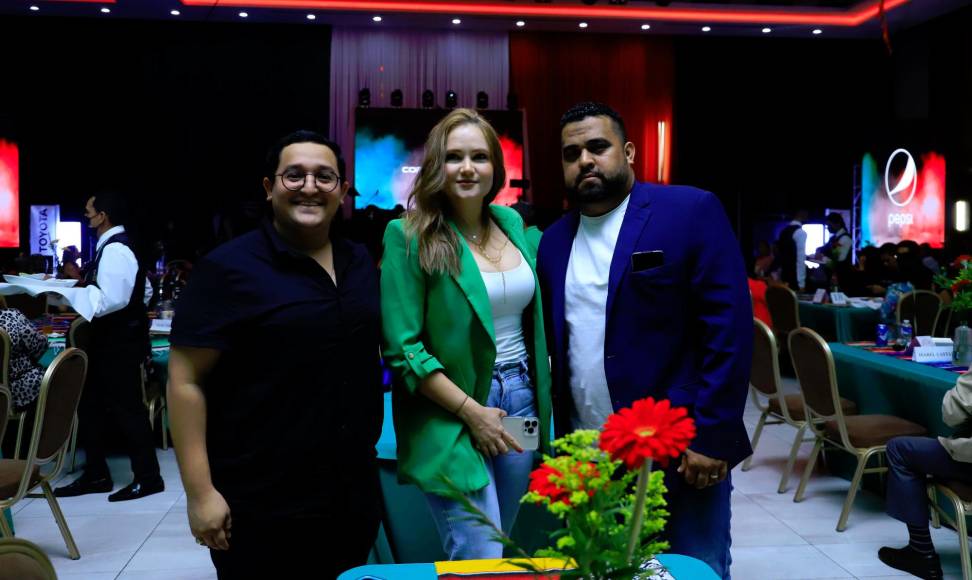 Julián Aguilar, Aracely Paz y Andrés Aguilera