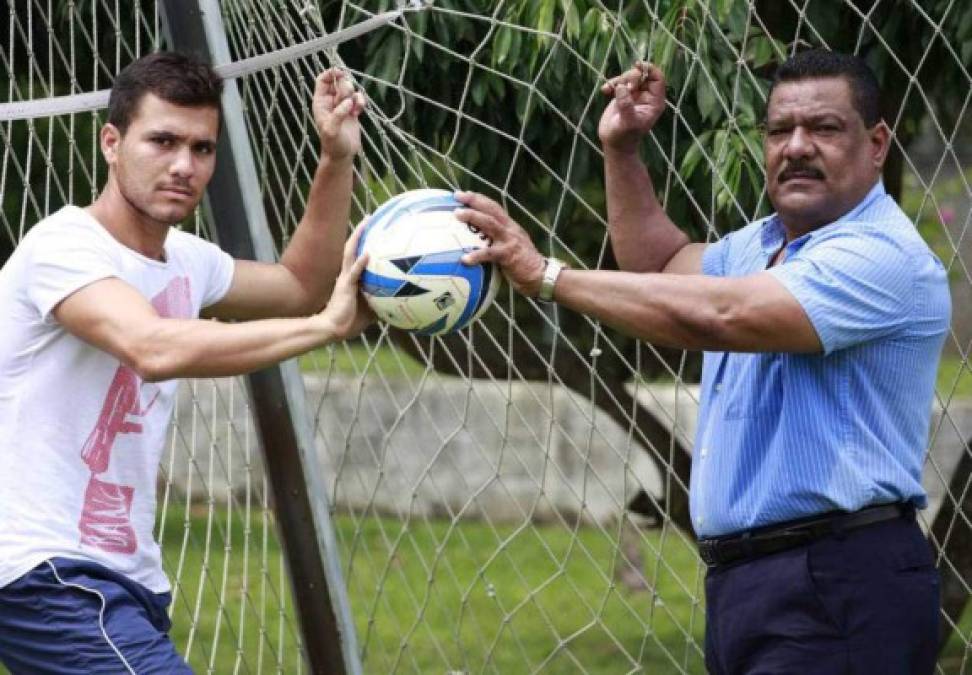 Christopher Anariba: El hondureño cuenta con 27 años de edad y no ha podido consolidarse en el fútbol y seguir los pasos de su padre Juan Manuel Anariba, quien brilló en el Real España.