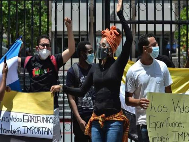 Miembros de la comunidad garífuna protestan en Tegucigalpa, Honduras | Fotografía de archivo