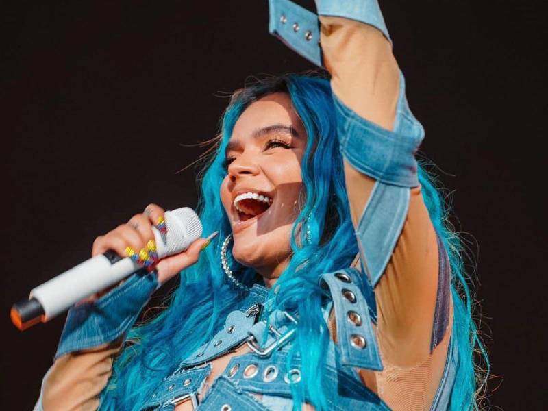 Las redes sociales, sin embargo, se han hecho eco del reclamo que hiciera la artista por el aparente uso de gas lacrimógeno en el control del concierto.