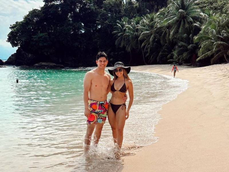 Mauricio Dubón hizo historia en el 2022 al convertirse en el primer beisbolista hondureño en ganar una Serie Mundial. El catracho aprovechó sus vacaciones para llegar a su amada Honduras al lado de su linda esposa.