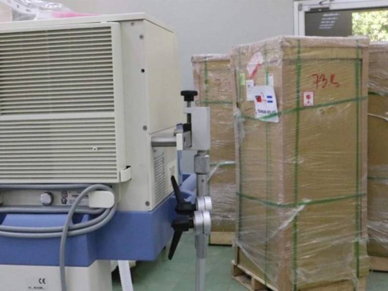 La entrega del equipo de hizo para reforzar el sistema sanitario de la zona.