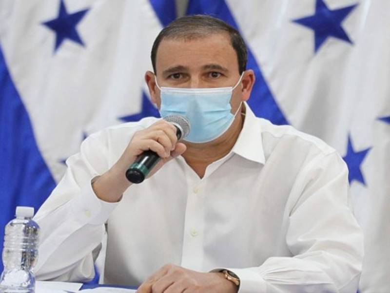 Empresario Juan Carlos Sikaffy durante firma del Acta de la Mesa Multisectorial.