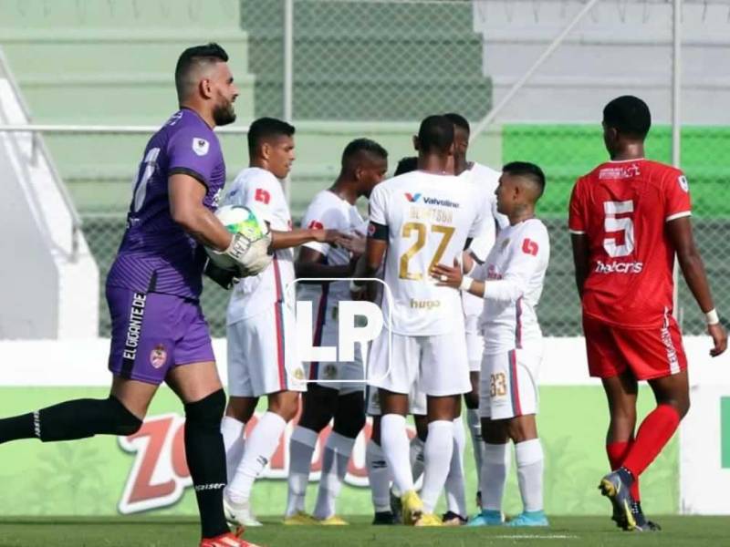 El Olimpia venció 2-0 a la Real Sociedad para cerrar las vueltas regulares en lo más alto del Torneo Apertura 2022.