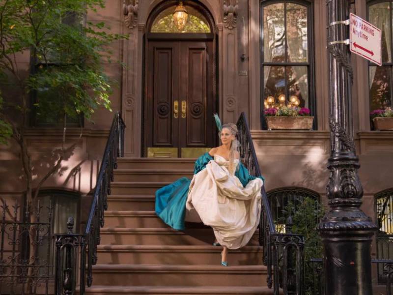 Sarah Jessica Parker como Carrie Bradshaw en una icónica escena de la película ‘Sex and the city’.