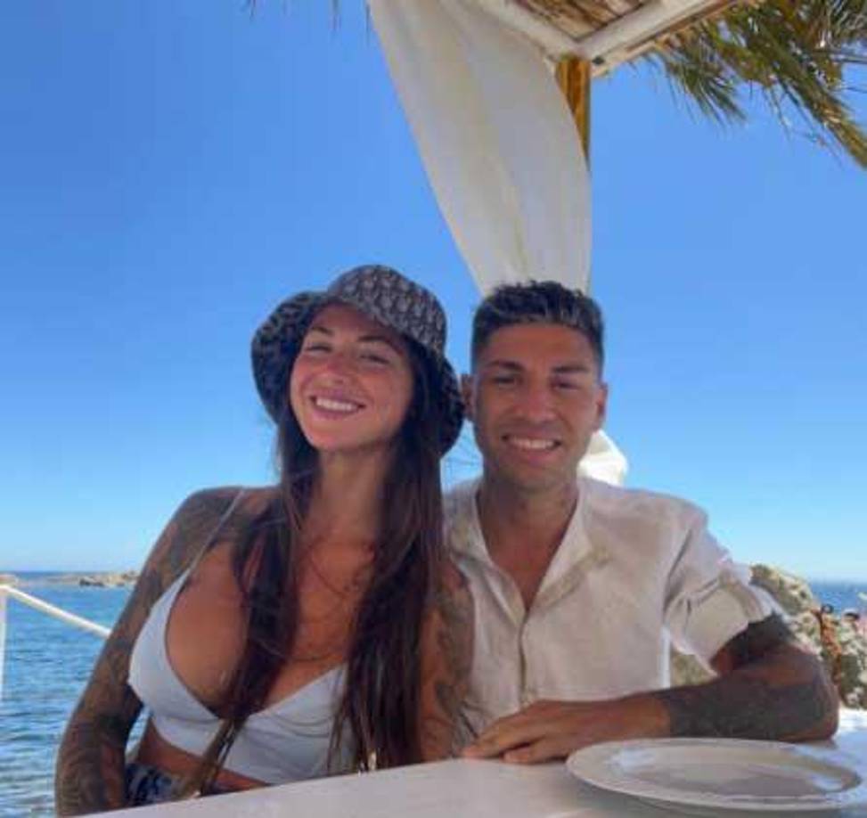 Karina Nacucchio es la bella novia del lateral derecho argentino Gonzalo Montiel.