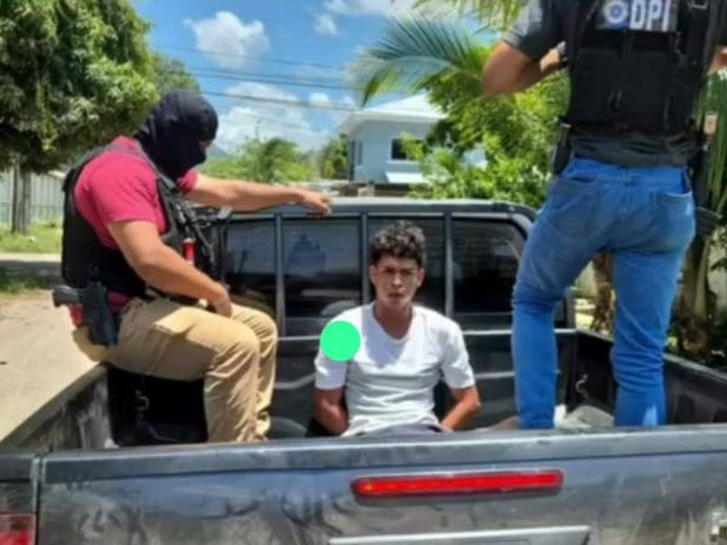 Uno de los detenidos relacionado al crimen contra Katherine Mejía, fue identificado únicamente como Jefry.