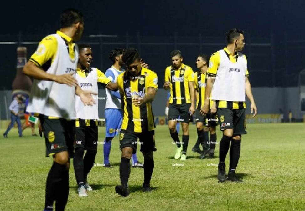 Real España tenía que ganar por diferencia de dos goles para avanzar a semifinales, pero terminó perdiendo 1-2 ante la UPN y se despidió del Torneo Clausura 2019.