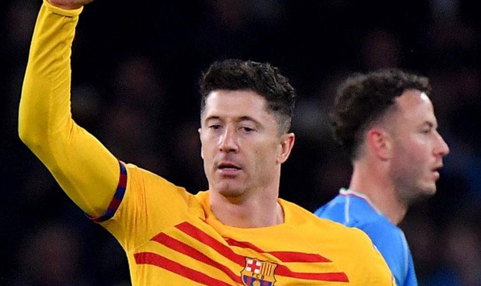 El gol cayó como un jarro de agua fría en el Nápoles que atravesó unos momentos de desconcierto que el Barcelona no pudo aprovechar para aumentar su cuenta.