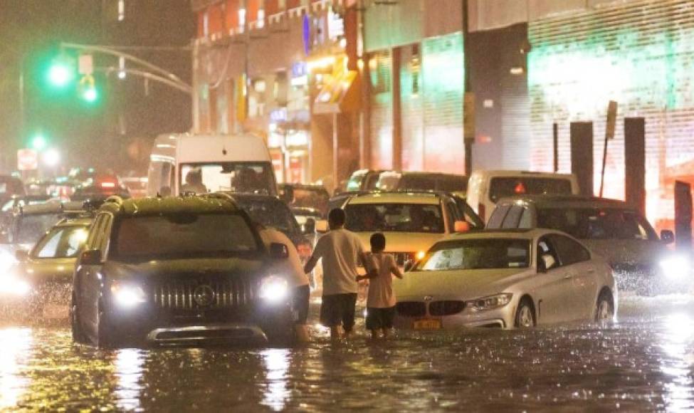 Es raro que tormentas así golpeen la costa noreste de Estados Unidos. Esto se produce cuando la capa superficial de los océanos se calienta debido al cambio climático.