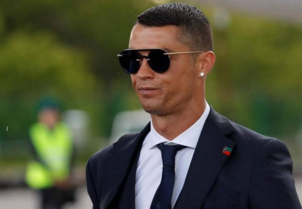 Cristiano Ronaldo decidió ya desde hace unos años invertir su dinero en diferentes negocios y hoy con uno de ellos tiene problemas ya que es acusado de no cumplir con la ley sanitaria.