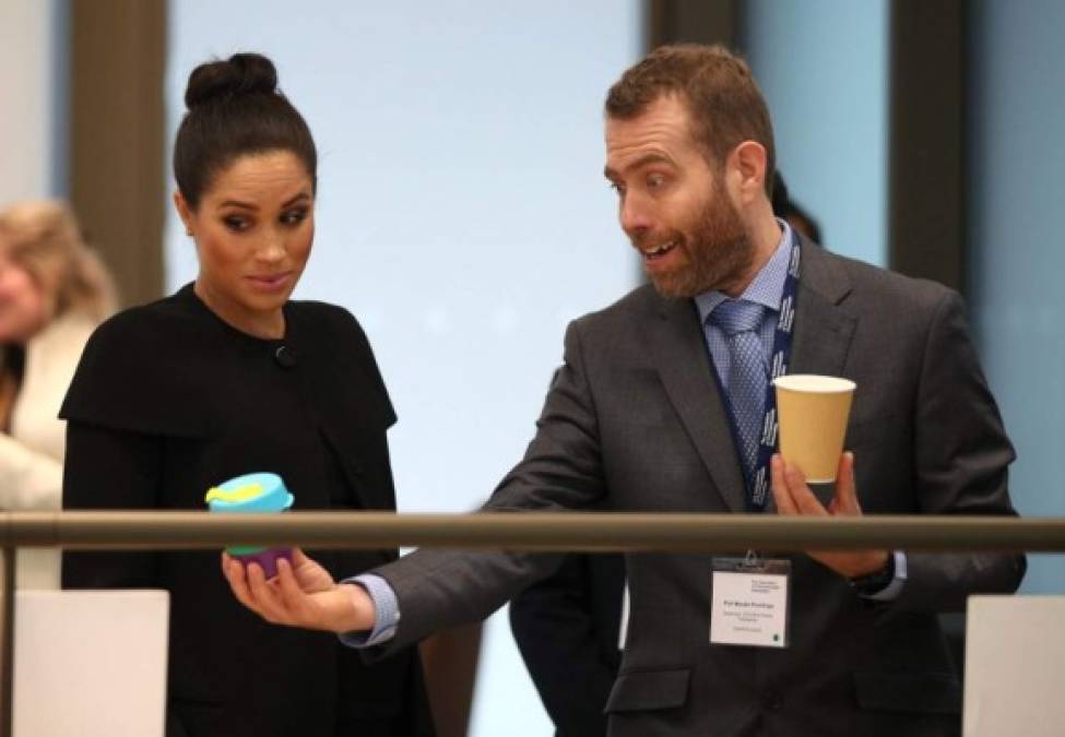 Como graduada universitaria, Meghan es una gran defensora de la educación accesible para todos, y como parte de la visita con su esposo, el príncipe Harry, a Fiji el año pasado, anunció nuevas subvenciones de género para las universidades miembros de ACU en el Pacífico para financiar iniciativas de aprendizaje destinadas a empoderar a las mujeres.