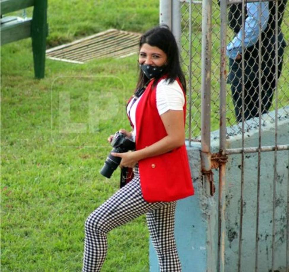 La periodista deportiva Mayra Pastrana, de Emisoras Unidas, estuvo en el partido entre Vida y Real Sociedad.