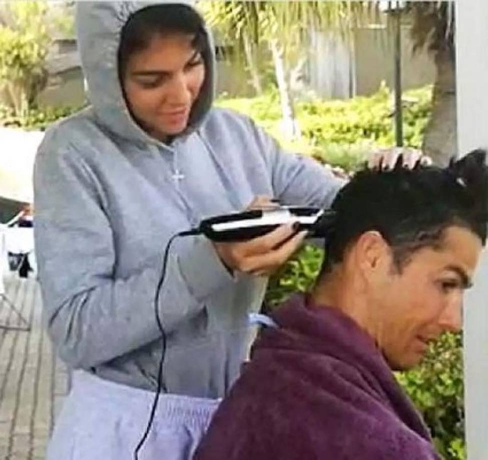 Cristiano Ronaldo: El delantero portugués arrasa en las redes sociales al realizarse un nuevo look.