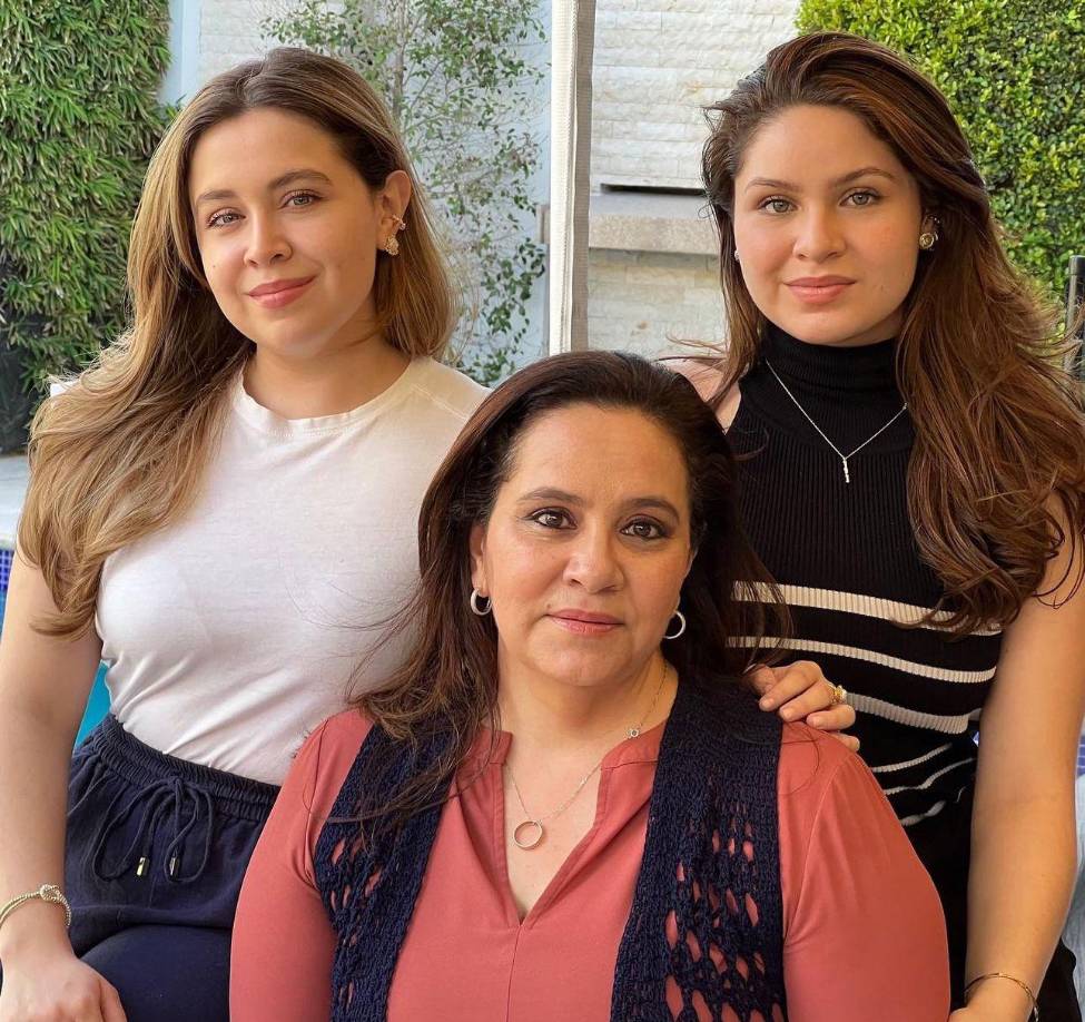 Tanto Isabela como Daniela Hernández reiteran que “Juan Orlando Hernández es inocente y que volverá”.