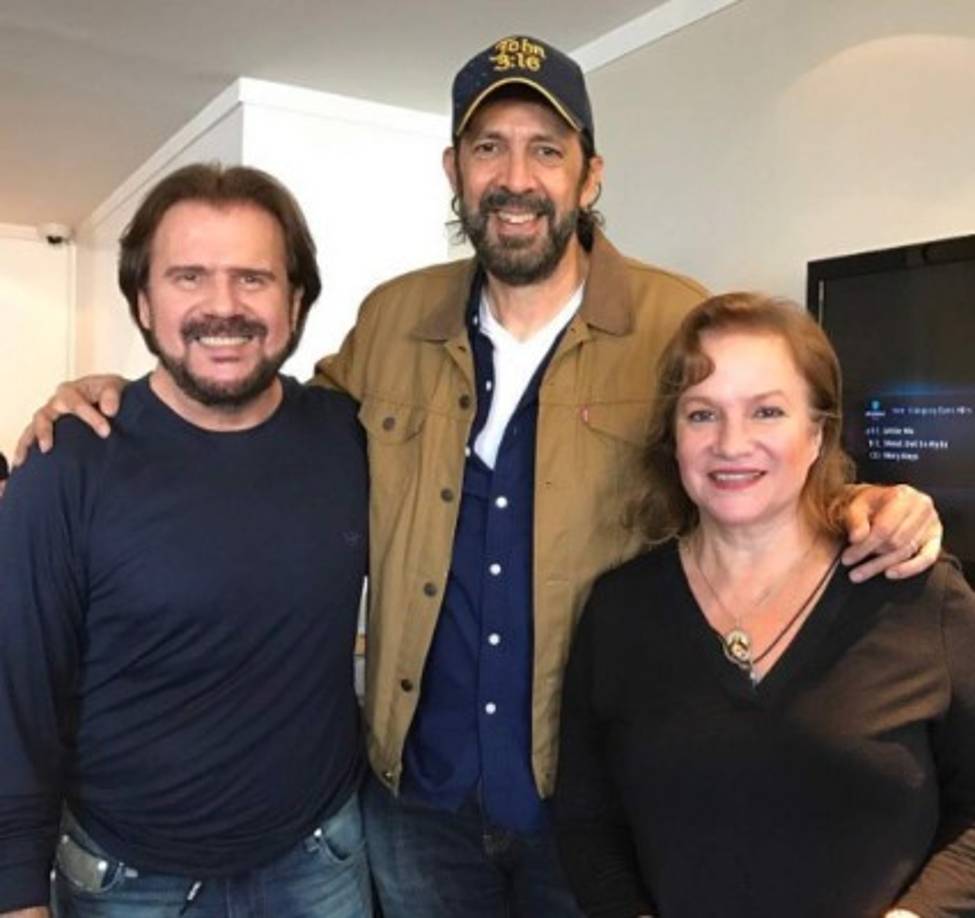 'El placer de otro encuentro con un grande de la música, décadas unidos por la música', aquí con Juan Luis Guerra.