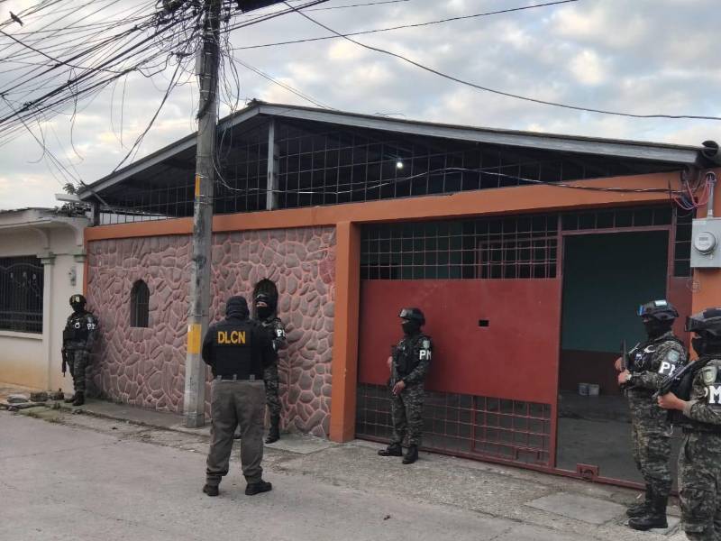Allanamientos son simultáneos en varias ciudades del país.