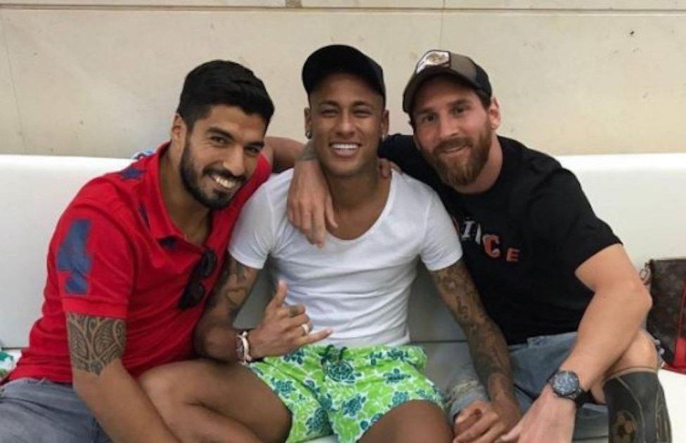 Luis Suárez expresa su enfado tras abucheos a Messi y Neymar por los aficionados del PSG