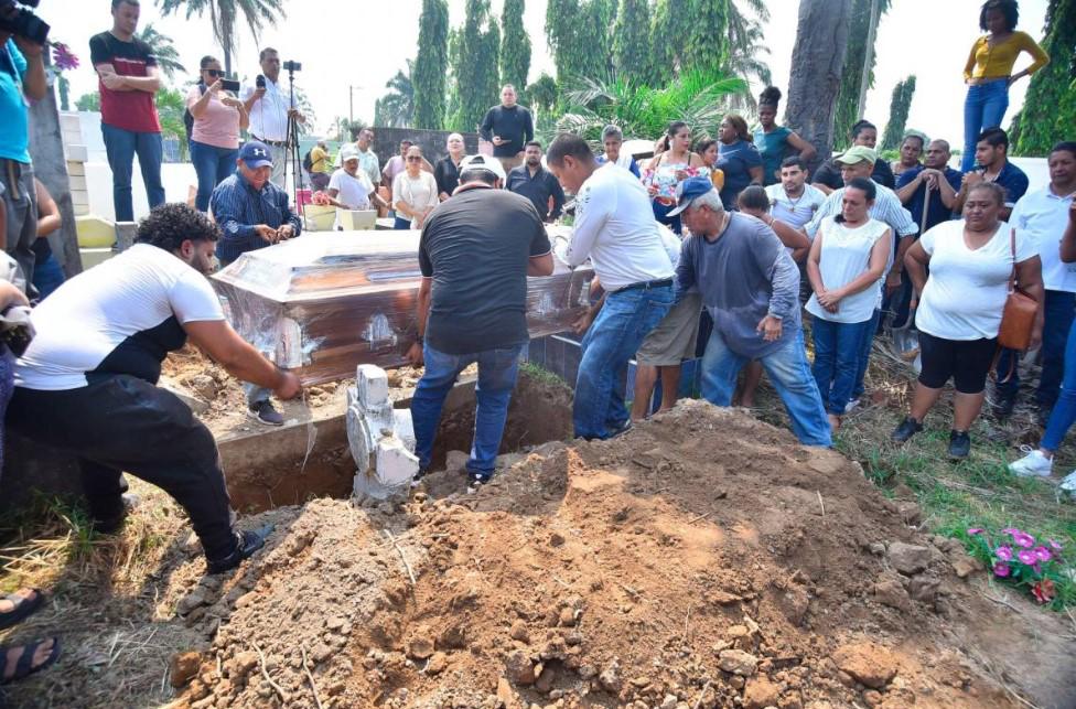 El novio y un pretendiente, los sospechosos de la muerte de Claudia Munguía