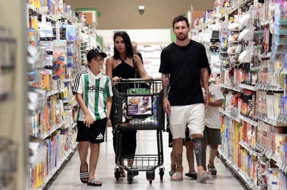 Viral: Messi causa furor comprando en un supermercado de Miami