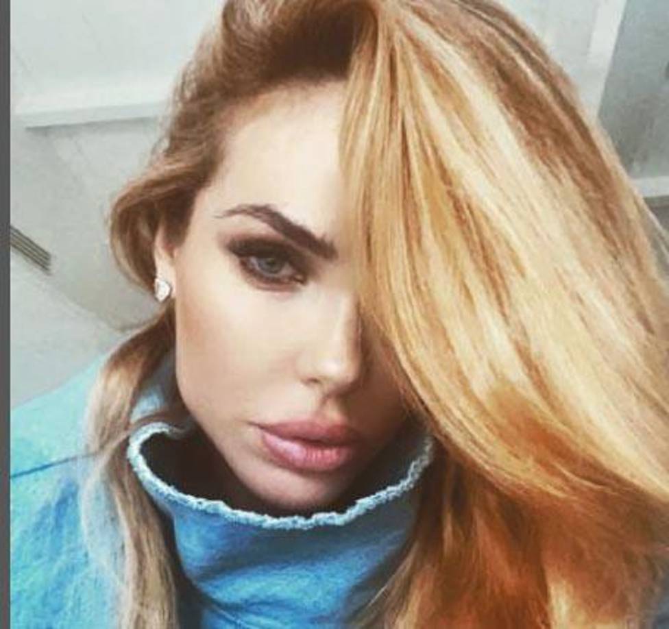 La italiana Ilary Blasi es acusada de haberle sido infiel a Francesco Totti. 