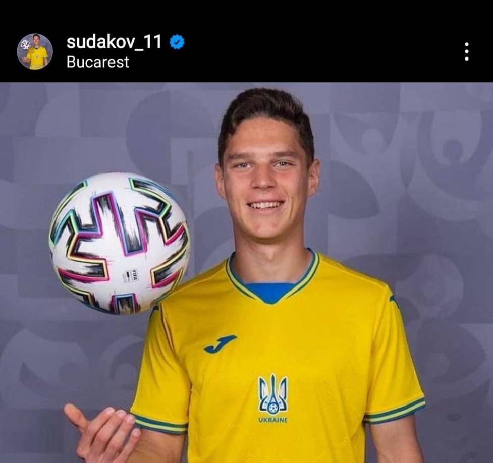 El jugador se encuentra junto a su familia en su Ucrania natal, refugiado en un búnker mientras Rusia continúa con sus ataques sobre blancos militares y civiles.