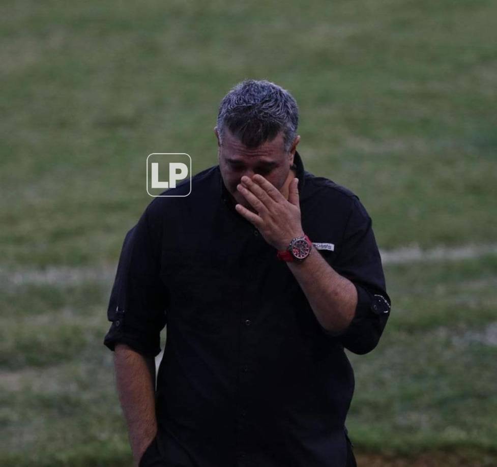 Diego no pudo contener las lágrimas, era el último gol que vivía como entrenador del Ciclón, el segundo más grande Honduras.
