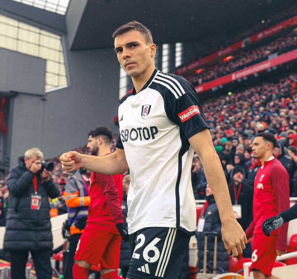 Y agregó: “No estoy pensando mucho en lo que vendrá después. Es un mes importante para el Fulham y para mí también. Lo que tenga que pasar en enero, pasará”.