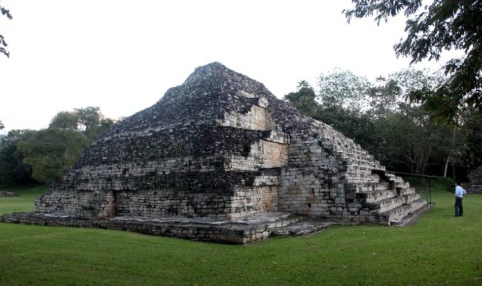En El Puente también hay arquitectura maya de pirámide, lo que lo convierte en un atractivo para los viajeros entre Occidente y San Pedro Sula.