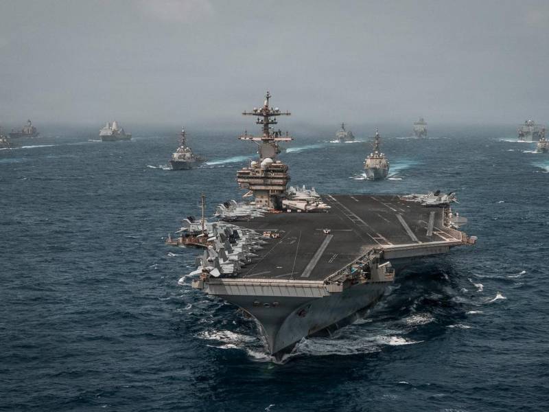 Fotografía difundida por el Comando Central del Ejército de Estados Unidos (Centcom) de buques de guerra de la Armada de EE.UU. desplegados en Medio Oriente.