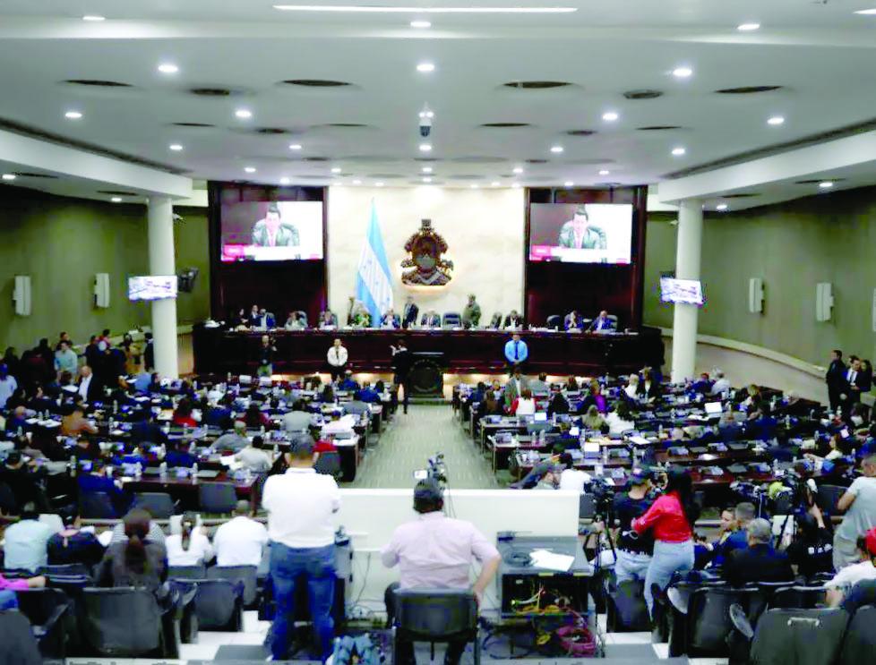 “Calixtos” se quedan sin sillas en el Congreso; suplentes ocuparon puestos