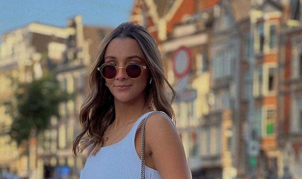 Su gran pasión son los deportes y poco a poco se ha ido involucrando y ganando fama en las redes sociales.