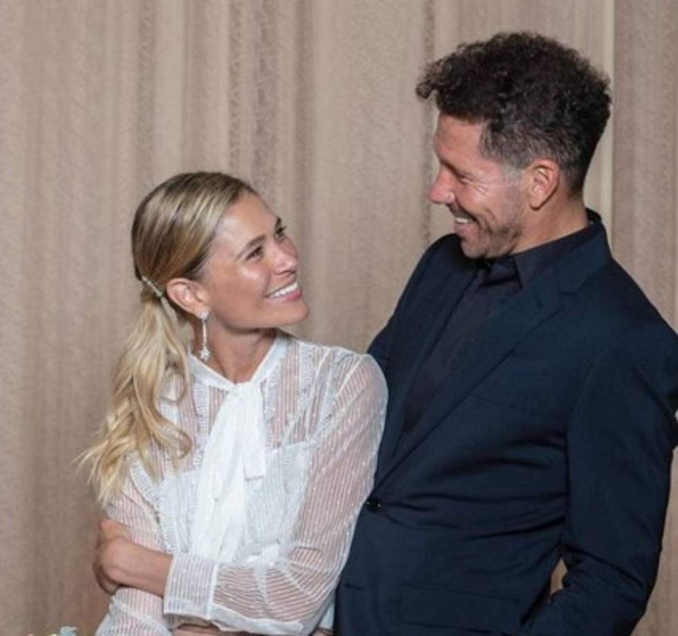 Diego Pablo 'Cholo' Simeone, entrenador del Atlético de Madrid, se casó en la intimidad en Buenos Aires con su pareja Carla Pereyra.