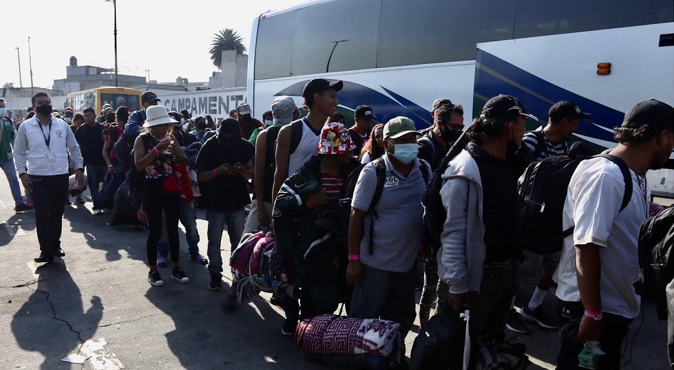 Caravana migrante avanza hacia EEUU tras obtener visas humanitarias en Ciudad de México