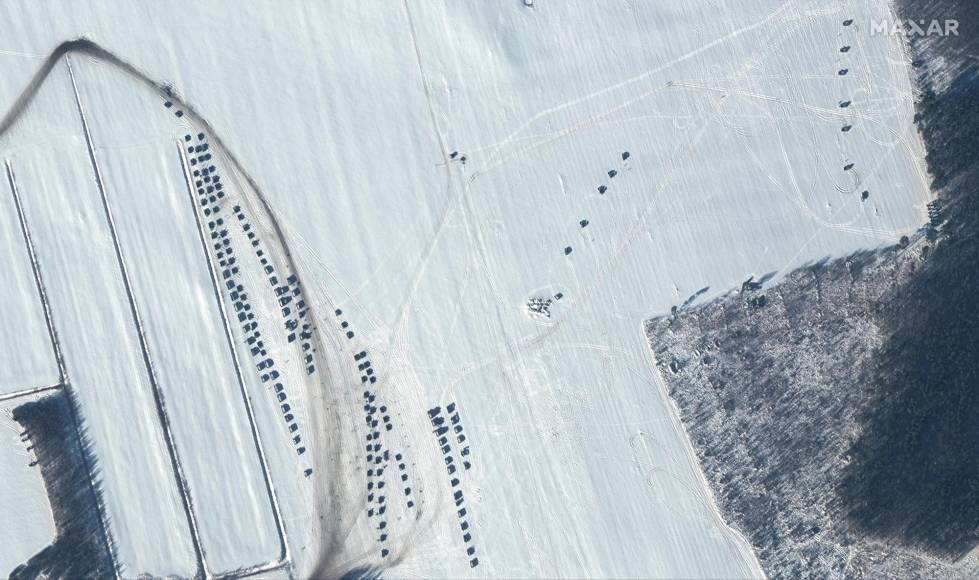 Las imágenes satelitales que muestran el masivo despliegue de las tropas rusas hacen saltar las alarmas en la OTAN