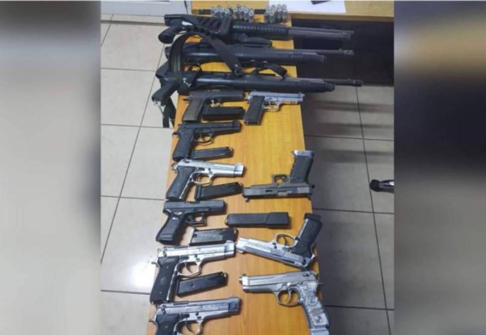 16 personas detenidas y varias armas decomisadas tras un enfrentamiento ocurrido en el parqueo de la Villa Olímpica de San Pedro Sula, después de un concierto de Calibre 50.