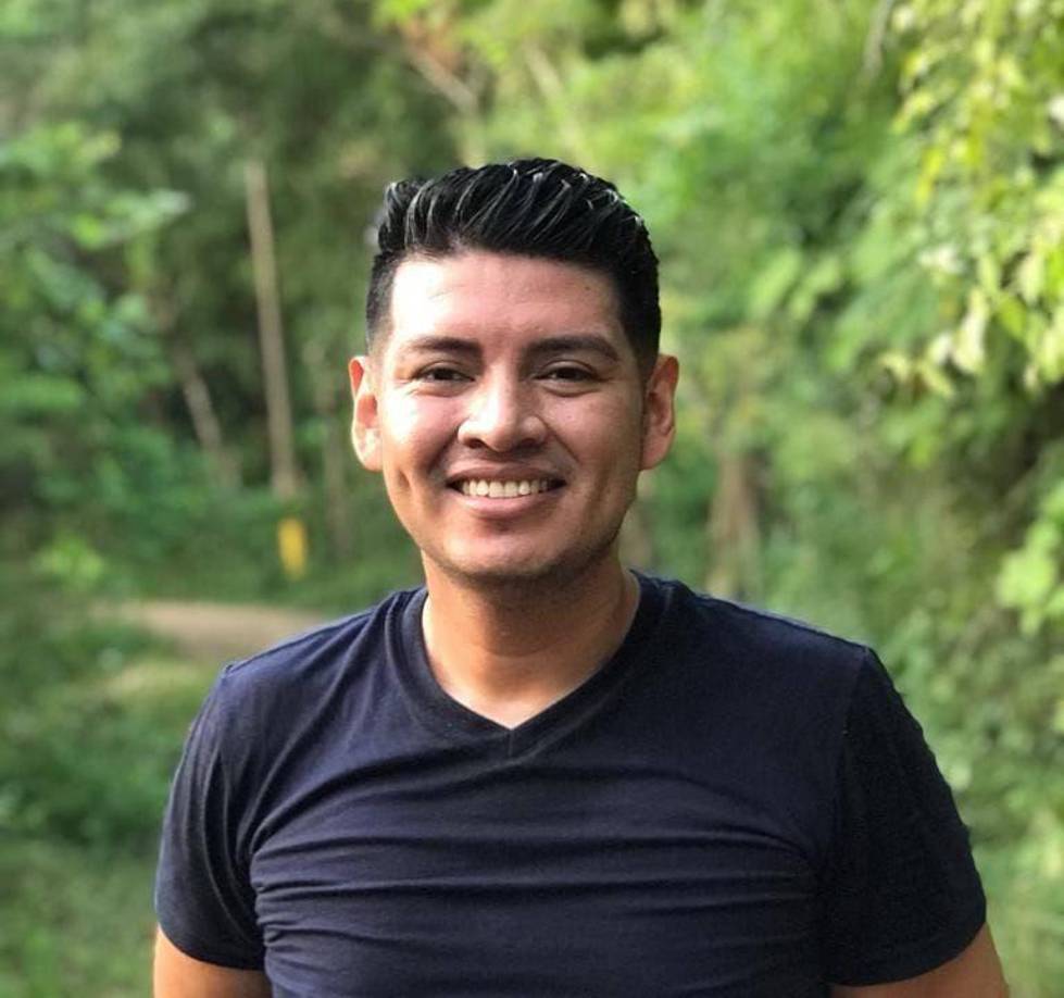 Era un apasionado de la enseñanza que impartía clases en el Centro Universitario Tecnológico (Ceutec) y tenía a su cargo la dirección de la escuela Julio Reyes Caballero de San Manuel.