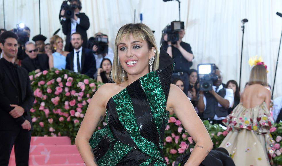 La canatante Miley Cirus figura en la lista de invitados en la Met Gala.