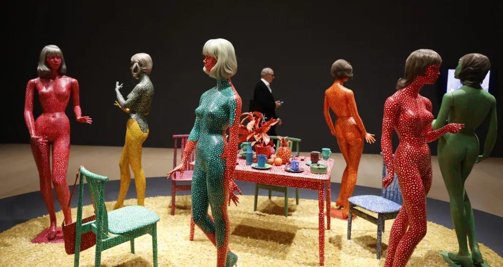 Yayoi Kusama, la artista que convirtió los lunares en símbolo de la psicodelia