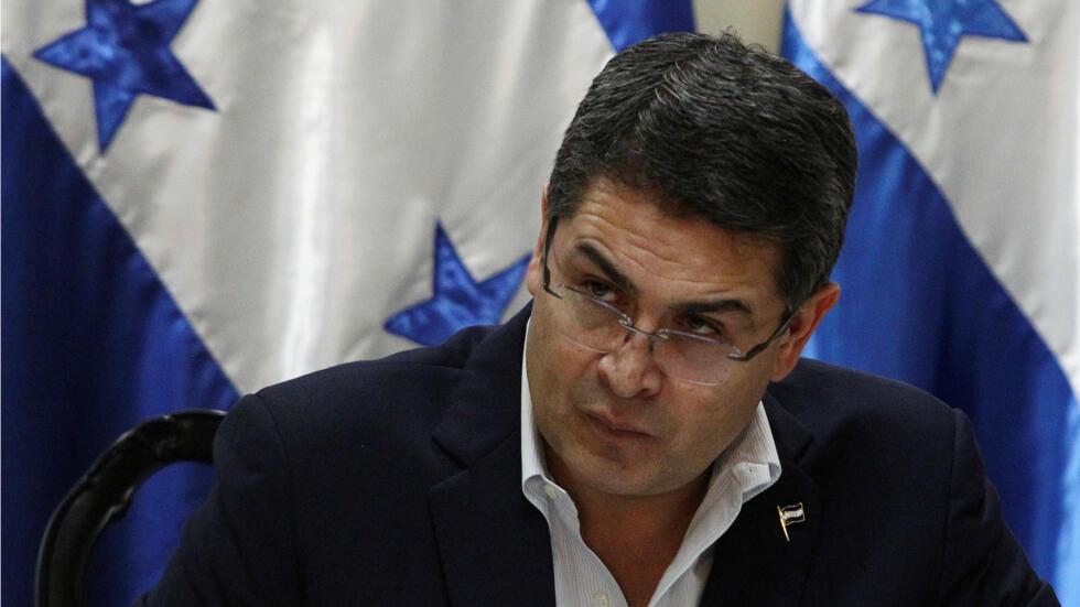 La primera fotografía de Juan Orlando Hernández en libertad