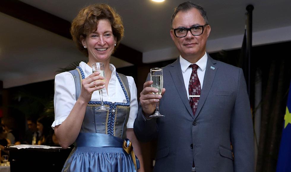 Celebración de la Unidad Alemana llena de júbilo