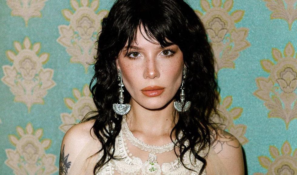 Halsey revela que le han diagnosticado lupus y leucemia