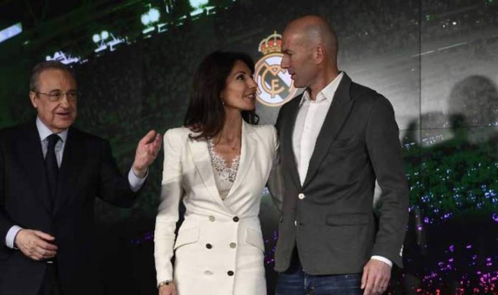 Zidane no estuvo solo y a la rueda de prensa llegó acompañado por su esposa Véronique .