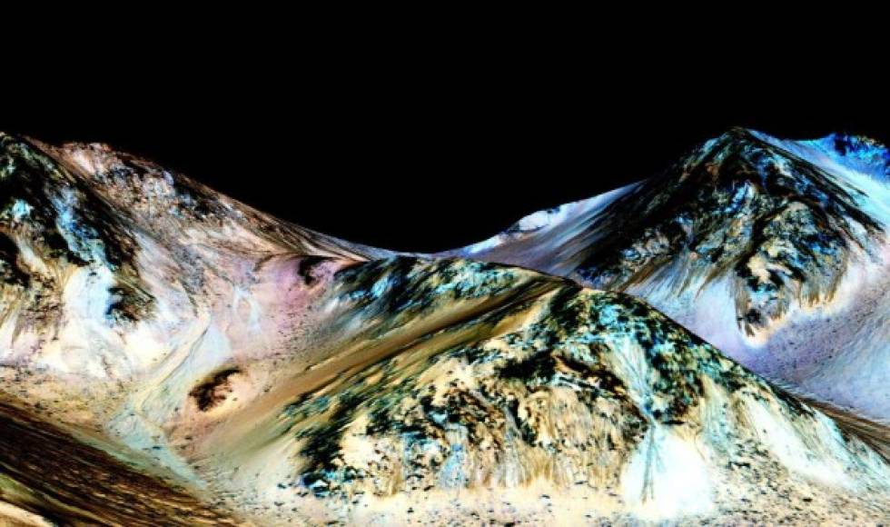 Agua salada. Finalmente la NASA reveló hoy uno de los grandes misterios de Marte, el hallazgo de agua líquida que aumenta las probabilidades de que el planeta rojo sea habitable.