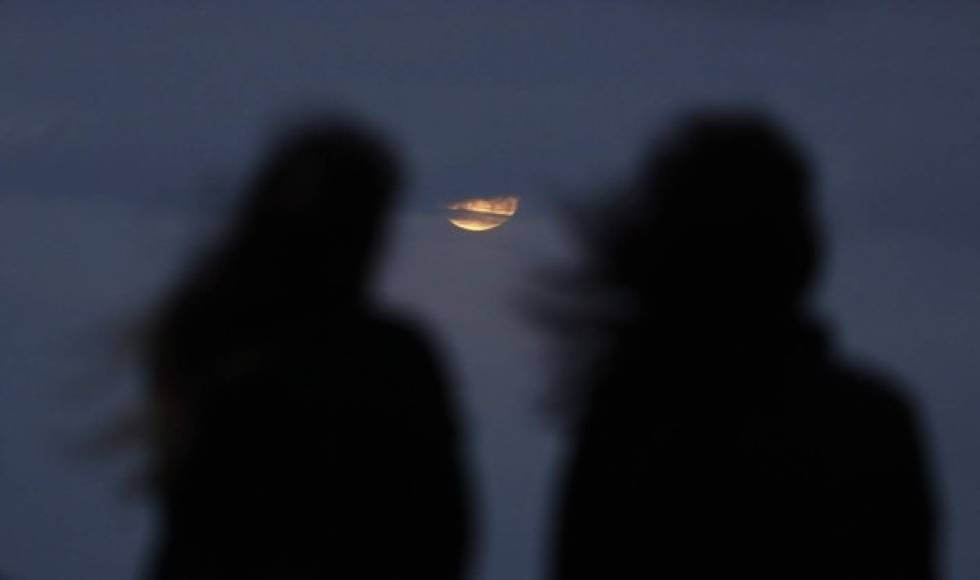 Los australianos también pudieron observar el espectacular eclipse lunar.